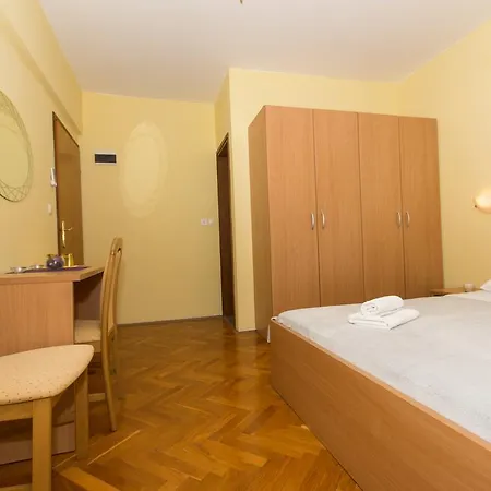 Mamut Guest house