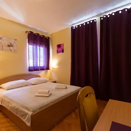 Guest house Mamut Kastela