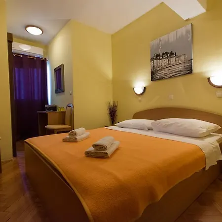 Guest house Mamut Kastela
